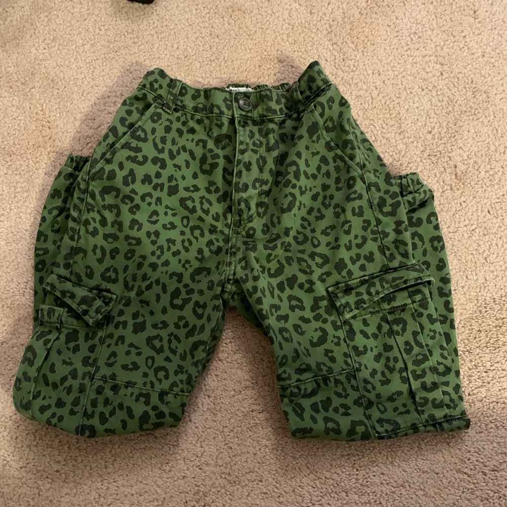Bershka Green leopard cargo pants BRAND NEW - Picture 2 of 6